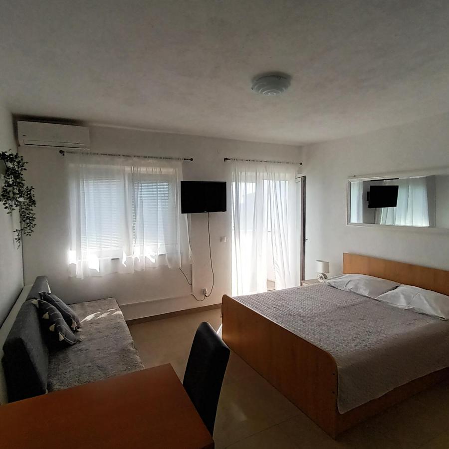 Apartments Monika Omiš Eksteriør billede