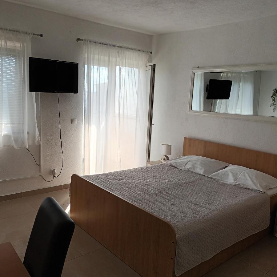 Apartments Monika Omiš Eksteriør billede