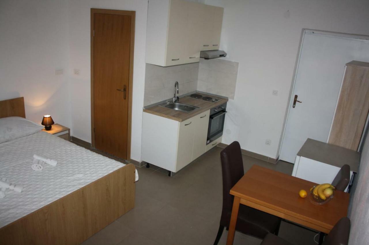 Apartments Monika Omiš Eksteriør billede